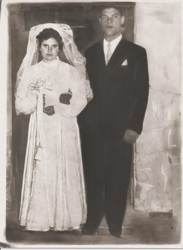 matrimoni_nellecorti - Maria-La-Volpe-e-Giovanni-Falco-sposi-il-1-dicembre-1957-Parete-1.jpg